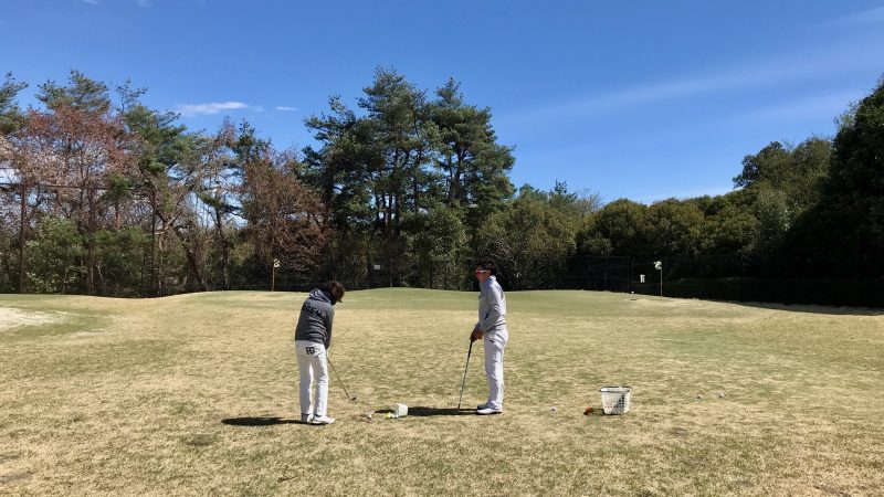 GEN-TENゴルフコースレッスンアプローチのレッスン風景の写真③