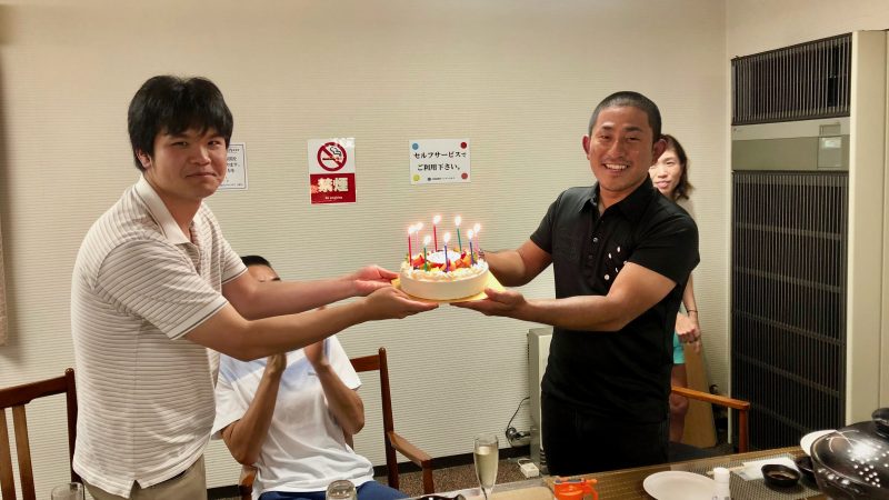 GEN-TENゴルフコースレッスントライフィールド誕生日ケーキの写真