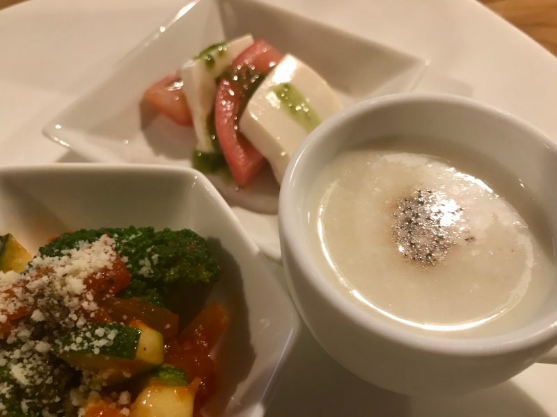 GEN-TENゴルフコースレッスン強化合宿マオイGR夕食コース料理前菜の写真
