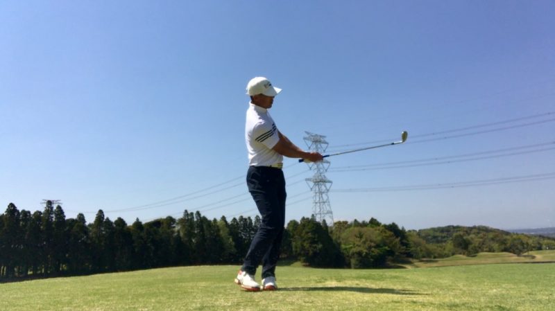 GEN-TENコースレッスンアプローチのアドレス30ydフィニッシュ